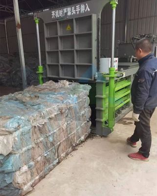 Densiteit Plastic flessen verpakking automatische horizontale karton afval karton papier pers baler machine