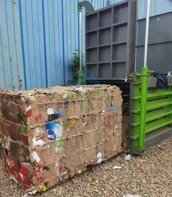 Horizontale hydraulische baler voor metaalschroot, kleding, aluminium blikken en papierverpakkingen