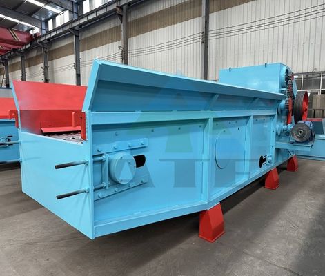 Automatische slijppijplijn voor het efficiënt breken van houtblokken en het maken van zaagstof