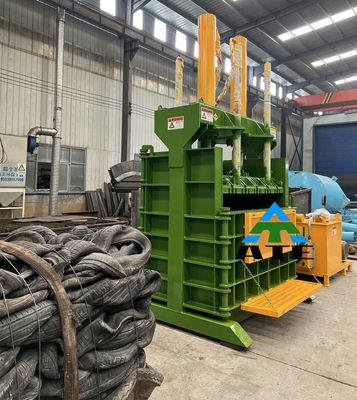 Verticale hydraulische balpers voor afval van plastic flessen voor huisdieren banden en afvalpapier