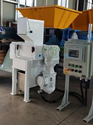 Versatile viersachtschroefmachine voor het recyclen van metaalhout en plastic in verschillende industrieën