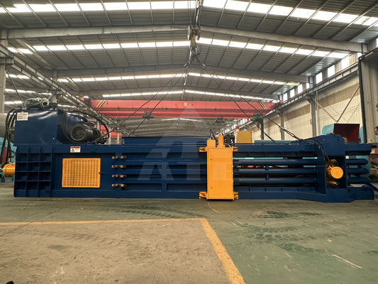 Hydraulisch aangedreven type horizontale baler voor kartonnen dozen en flessen van kunststofpapier