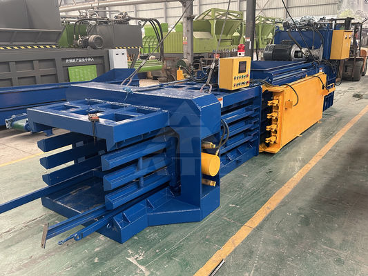 Hydraulisch aangedreven type horizontale baler voor kartonnen dozen en flessen van kunststofpapier