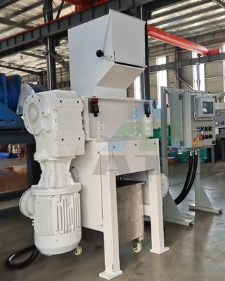 800 Model Vier schachten banden Rubber Hout Functionele recycling machine Afval Plastic Crusher
