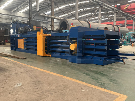 Hydraulisch aangedreven type horizontale baler voor kartonnen dozen en flessen van kunststofpapier
