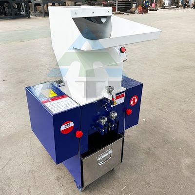 Recycling van afvalplasticflessen met een capaciteit van 300-350 kg/uur