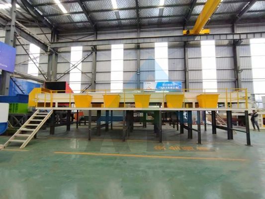 Platform voor het sorteren van huishoudelijk afval voor de sanering van bouw- en stedelijk afval