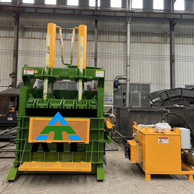 Verticale balermachine voor detailhandel en baling