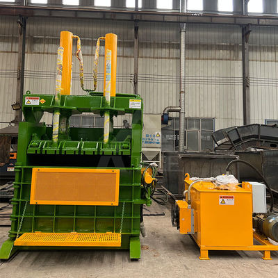 Verticale hydraulische baler van 30 ton voor het comprimeren van plastic verpakkingsmateriaal en duurzaam