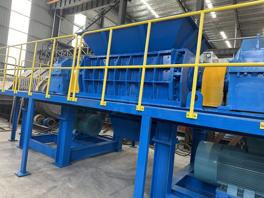 Dubbele schacht metalen versnippermachine voor aangepaste recycling in verschillende industrieën