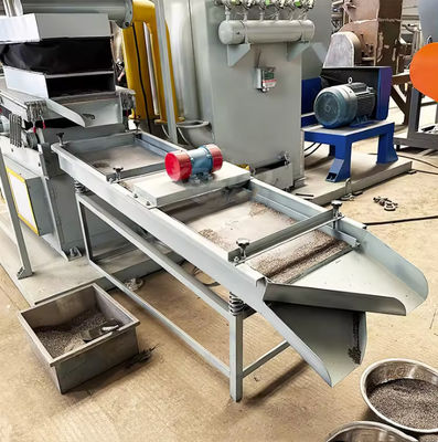 Schroot van auto's Elektrische verbindingslijn Communicatie kabellijn Afvaldraad recycling machine