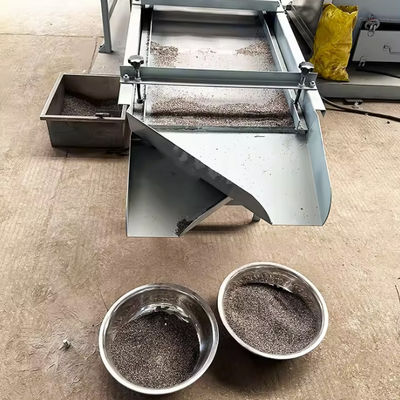 Schroot van auto's Elektrische verbindingslijn Communicatie kabellijn Afvaldraad recycling machine