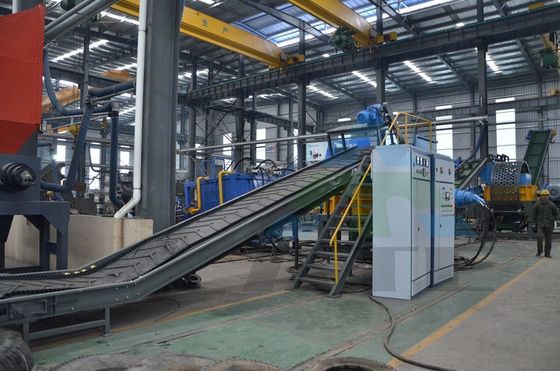 Double Shaft Shredder voor Radial Product Line Oude banden recycling machine Rubber Shredder