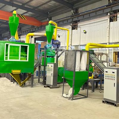 Eenvoudige werking PCB-machine voor het versnipperen van e-afval voor groene energie zonnepanelen