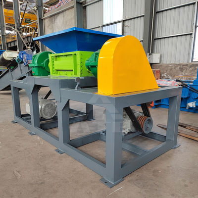 Dubbele schacht-schroefmachine voor het recyclen van kartonnen dozen, plastic flessen en metaalschroot