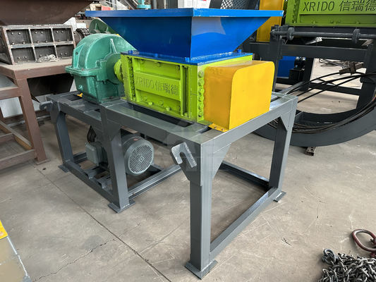 Ondersteuning aanpassing Plastic Mini Double Shaft Shredder Hout Shredder Machine door Famous Motor