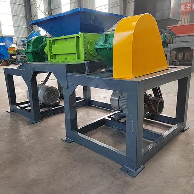 Doppelschachtmachine voor het versnipperen van afval van plastic flessen, metaal en karton