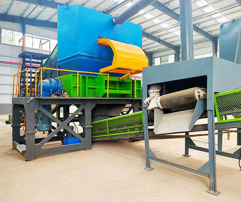 Na-service onderhoud op het terrein Metalen versnippermachine voor het verpletteren van metaalplaten