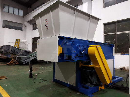 2850kg Single Shaft Waste Cardboard Shredder voor hout plastic metaal in India Voordeel