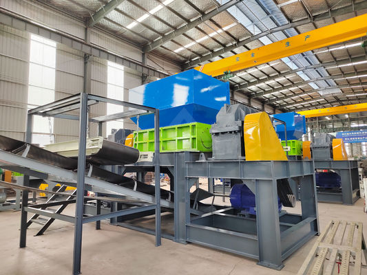 Plastic Metal Shredder Machine Eindproduct 1-10 cm Gemakkelijk te bedienen voor huishoudelijk afval