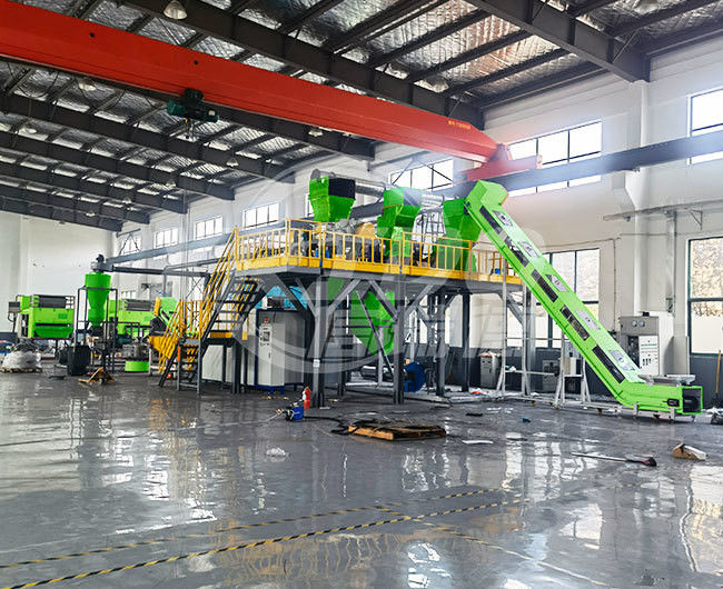 PV-celschrootverbranding, verplettering, sortering, recyclingmachine voor afval van zonnepanelen