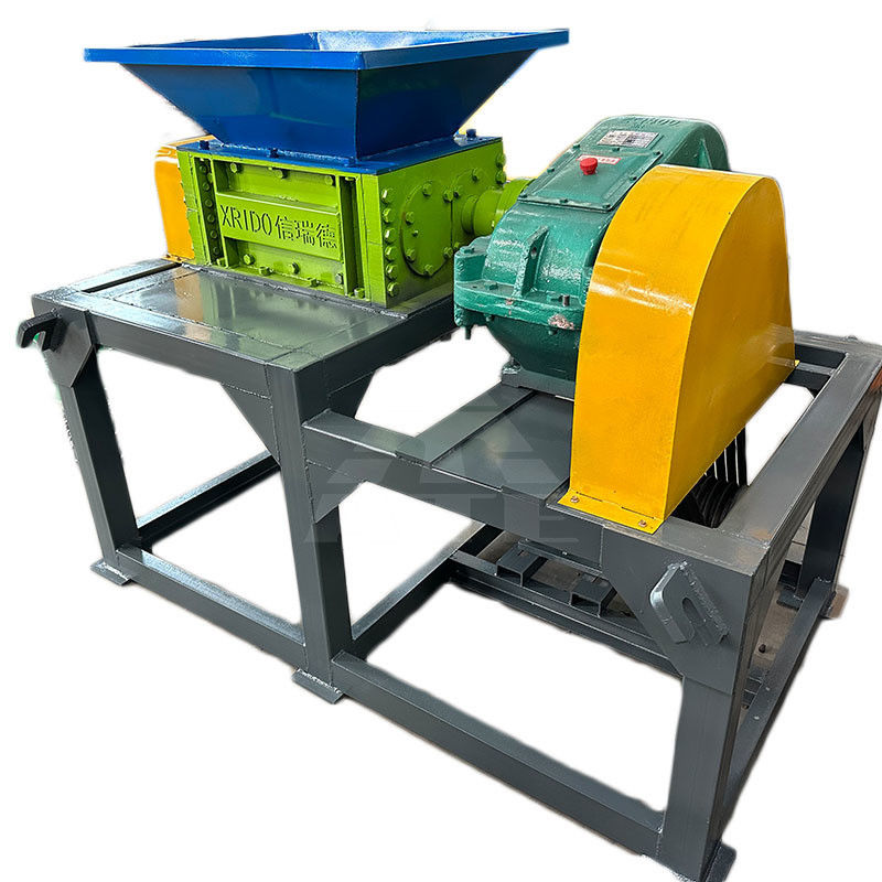 Dubbele schacht versnipper voor afvalhout Klein plastic metaal Gemakkelijk te bedienen en 50kW vermogen