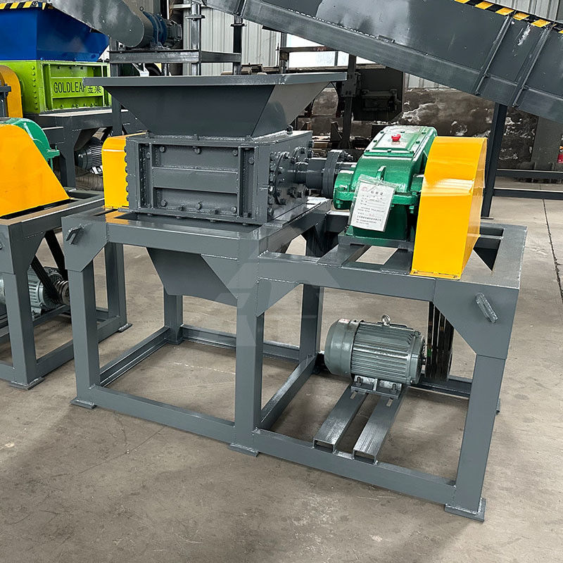 50kW dubbelschachtschroefmachine voor houten pallets en metaal/plastiekconveyor