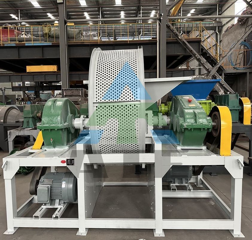 Reifenmachine Type Double Shaft Shredder voor schrootband Gebruikte rubberbanden Recycling